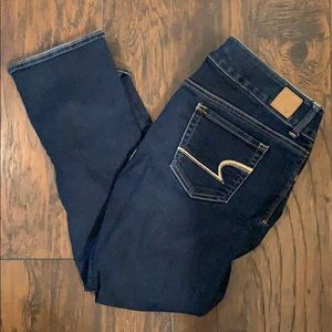 Mid-Rise Crop Jeans